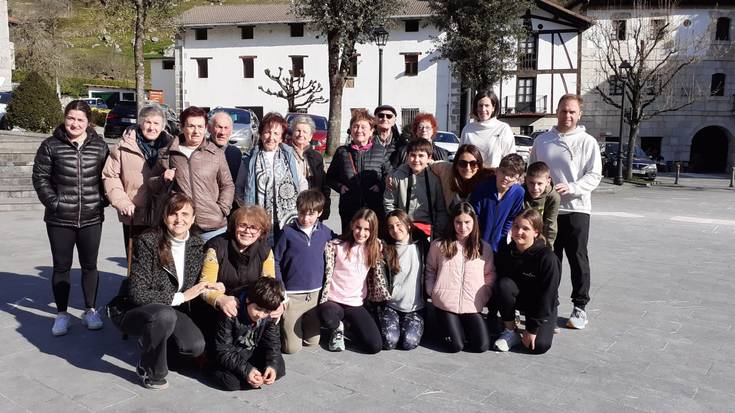 Ibilaldia belaunaldi arteko ezagutza partekatzeko