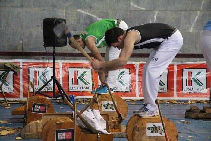 Urrezko aizkora kanporaketa abaltzisketa 63 1461501206763