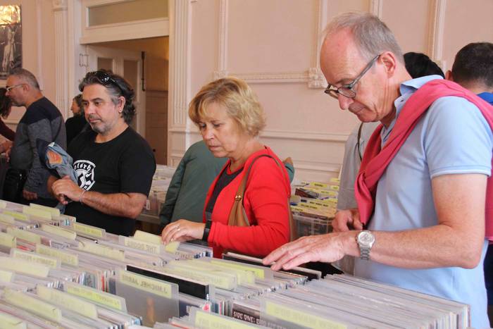 Kasinoan, disko eta liburu a 8 1567859714195