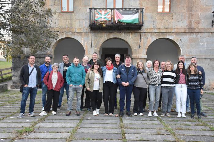 Joxe Mari Luengok zinegotzi kargua utzi du