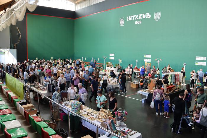 Azoka Berezian parte hartzeko izen ematea zabaldu dute