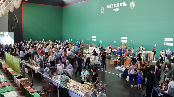 Azoka Berezian parte hartzeko izen ematea zabaldu dute