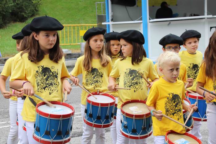 Danbor hotsek hartu dute Ama 56 1562504195170