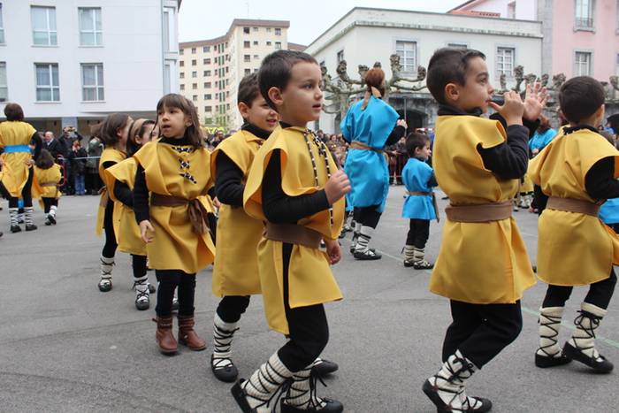 Villabona eskolak inauteriak 3 1487939280088