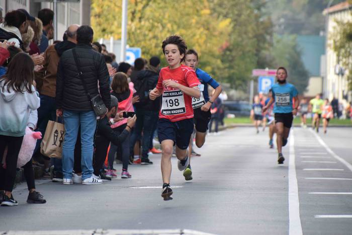 Gozatu egin dute txikienek S 47 1634039496698