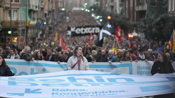 Larunbatean SAREk Bilbon egingo duen manifestazioan izango gara, eta parte hartzeko deia egiten dugu