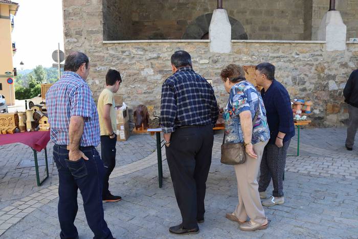 Artisau eta janari postuz be 10 1653821434232