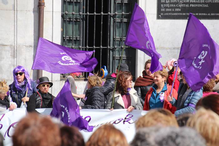 Egunerokorik ez, emakumerik  49 1520518482010