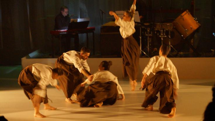 Dantzaren magia taula gainera