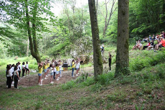 Basoaren erdi-erdian 1 1623508581309