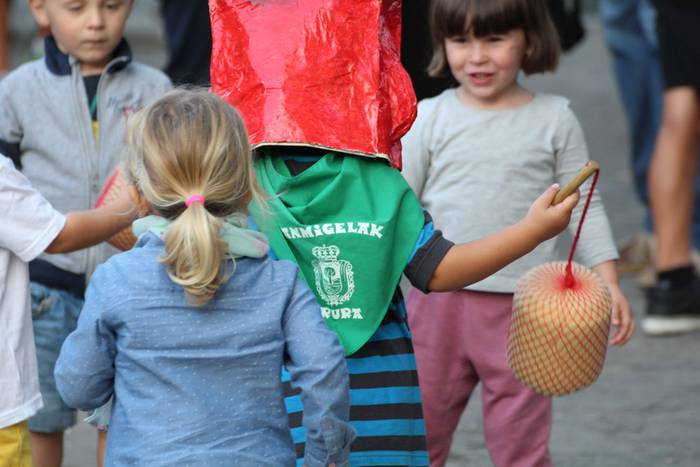 Irurako festak 2015 buruhandiak 30 1443465696587