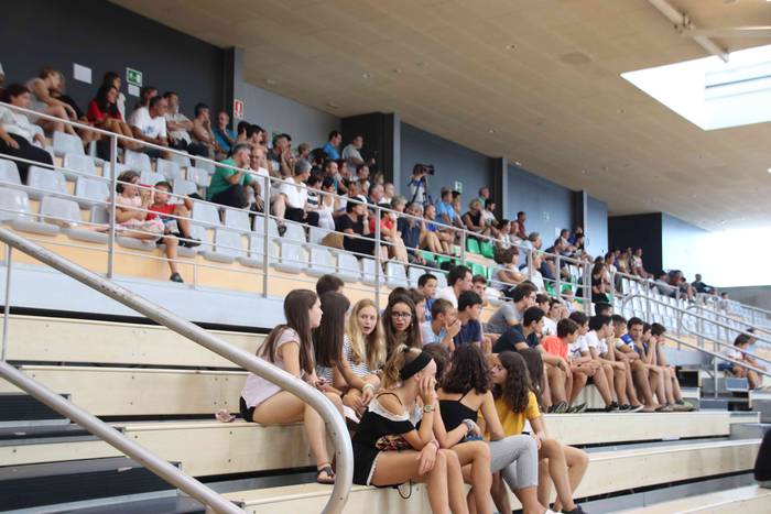 Tolosa CF eskubaloia prest d 12 1535891910404