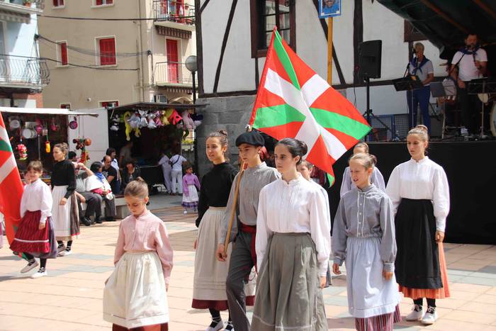 Euskal dantzek harrobia dute 96 1567950098647