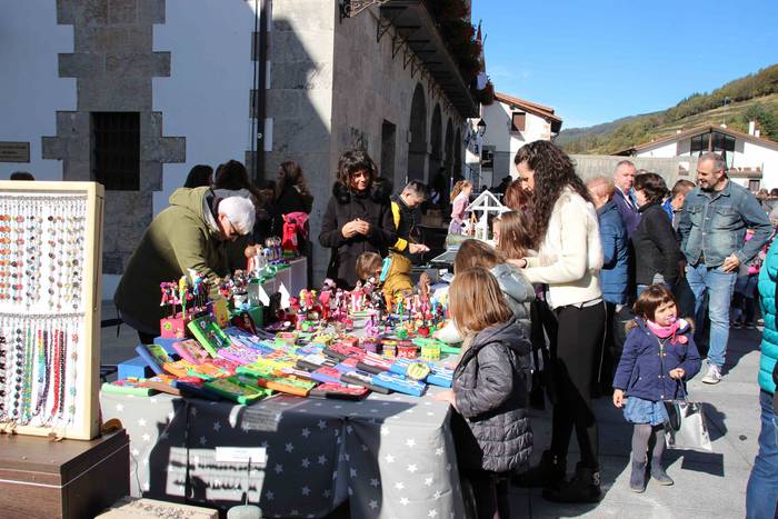 Azoka eguna ospatu dute Bera 3 1541345401054