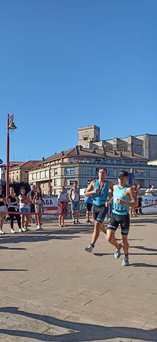 Triatloi taldeko emakumezkoa 2 1663169276136