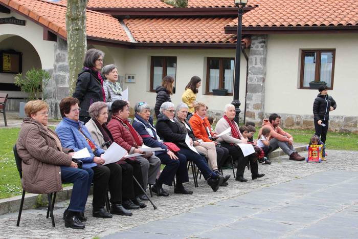 Emakumeek dantzan jarri dute 14 1552145612890