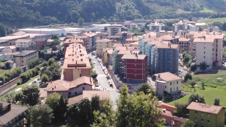 Datorren urteko egutegirako argazkiak eskatu dituzte