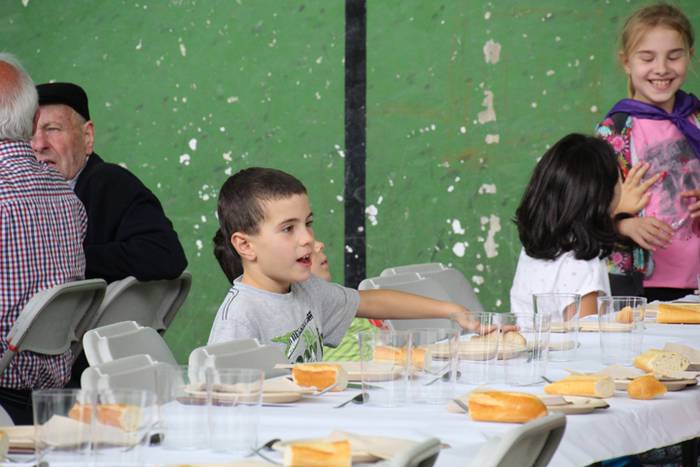 Jana eta edana, festarako ai 16 1499004879608