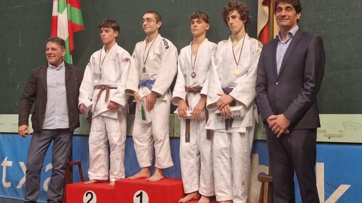 Tolosako judokek sei domina irabazi dituzte Euskadiko Txapelketan
