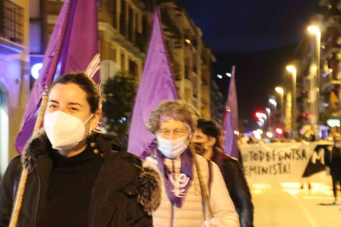 Emakumeek eskualdeko kaleak  65 1615233088408