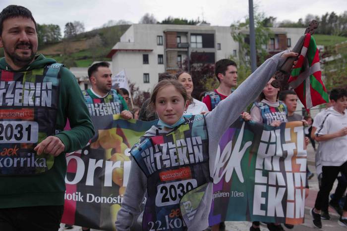 korrika, furgonetatik, Anoet 56 1649421145768