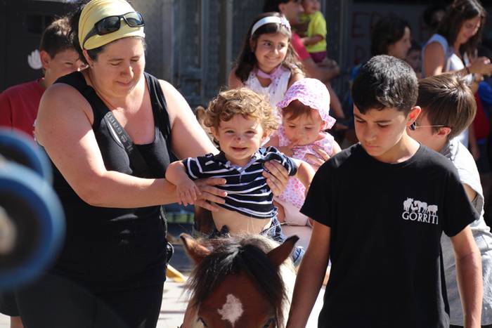 Gazteen festa egarriak ez du etenik 18 1472122523112