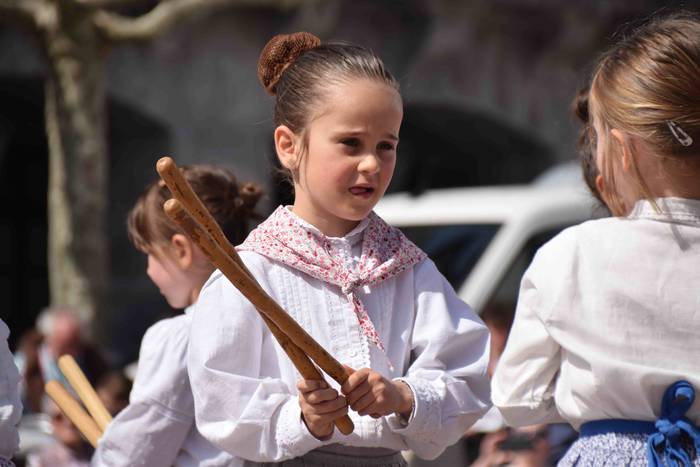 Oinkari dantza taldearen dan 16 1648304060410