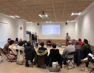 Zazpi erronka identifikatu dituzte zaintza mahaian