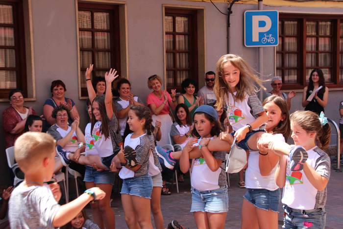 Tripa beteta, dantzan pasa d 61 1563205346319