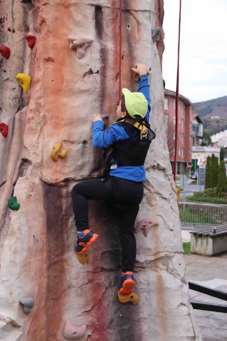 Gau Krosaren aurretik umeak protagonista 47 1544893325629