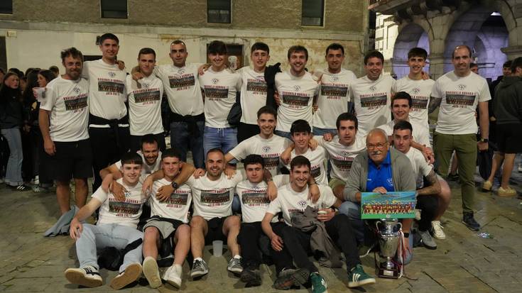 Intxurre futbol taldea, Gorengo mailara txapeldun izanik