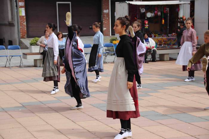 Euskal dantzek harrobia dute 38 1567950056539