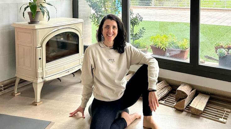 «Zure esentziarekin bat egitea da yoga»
