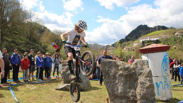 Irene Caminos Gipuzkoako txapeldun Tolosako V. Bike-Trial txapelketan