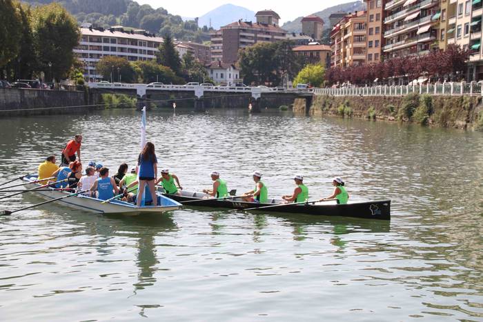 Arraunean, elkartasunez 195 1568480098721