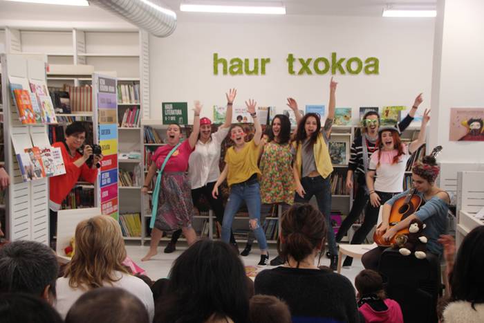 Aizan taldekoen ipuin kontak 10 1489840861377