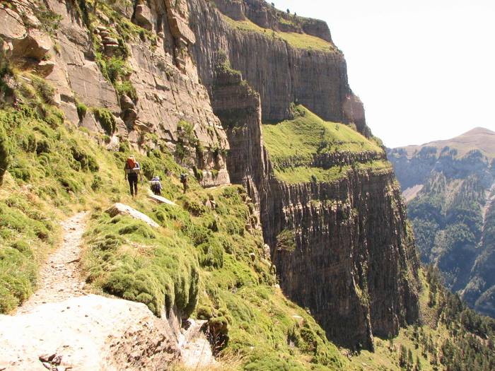 Pirinioetara irteera antolatu dute Aizkardi mendi elkartekoek