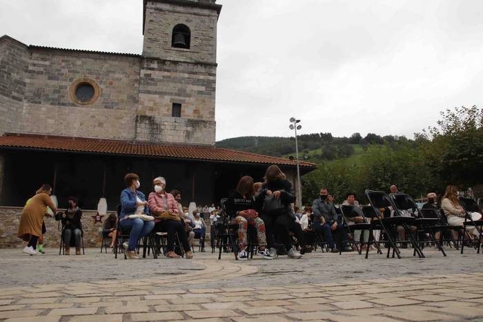 Aulki hutsak ekitaldia Irura 9 1632920809177