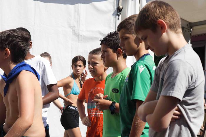 Saltoka eta jolasean pasatu  5 1660043067143