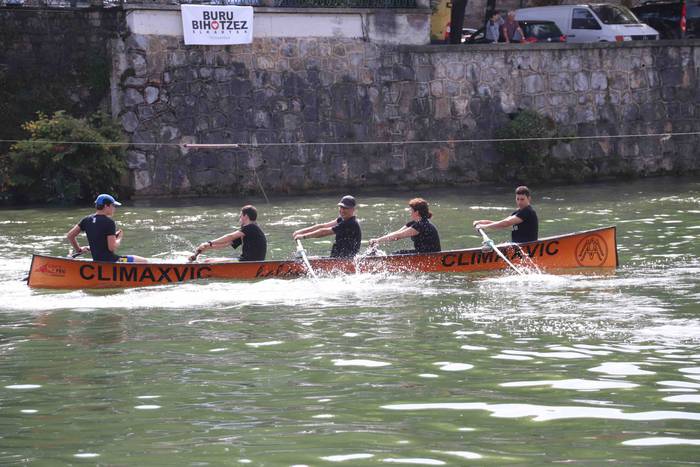 Arraunean, elkartasunez 151 1568479693919