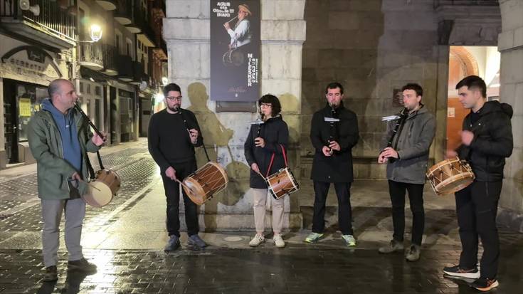 Txistu doinuak, maisua agurtzeko