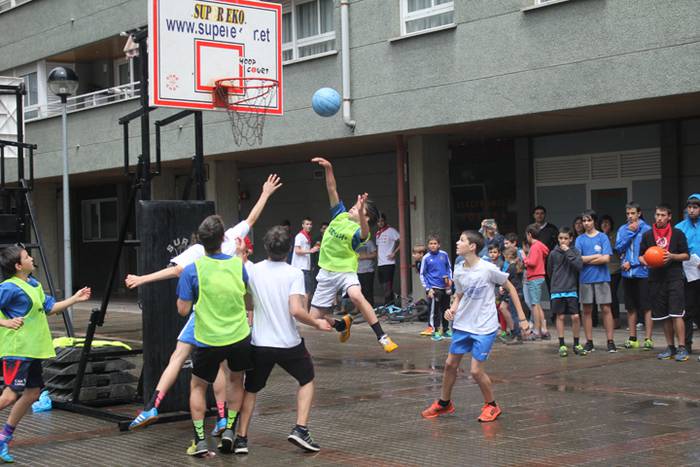 Iurre auzoaren 25. urteurren festa 6 1466265162905