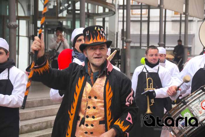 On Ostegun Gizen konpartsak  18 1518111743903