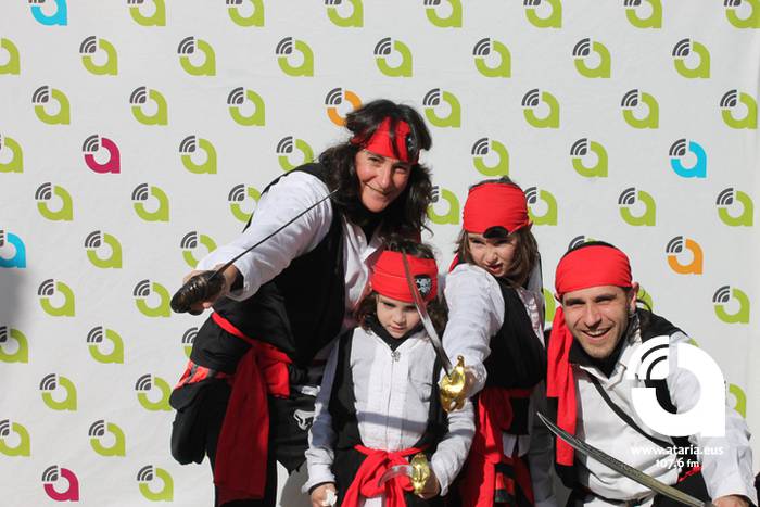 Photocoll-ean jartzeak saria 2 1488129889733