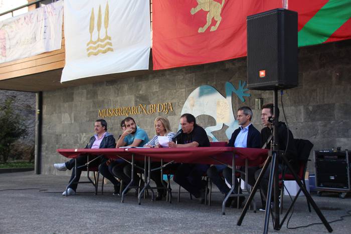 Pettarra eta Aiztondo, bat 7 1494092363825