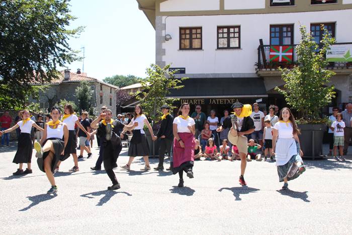 ZIZURKILGO JAIAK 2017. TXUPI 38 1502547550942