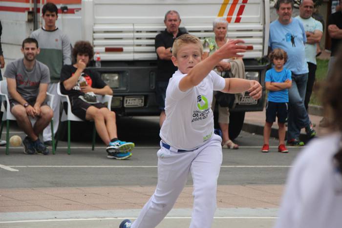 Puzgarriak, pilota eta karta 40 1501613905939