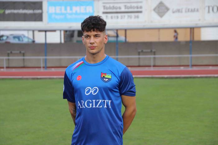 Tolosa CF-ko gizonezkoen fut 15 1662145469081