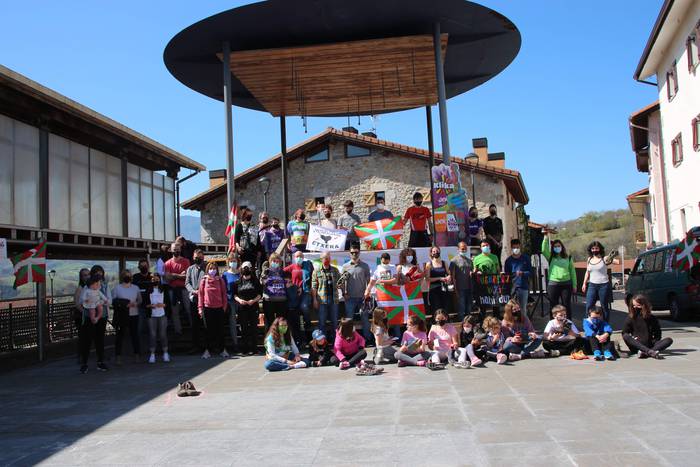 Elkartasun keinuak Adunan 27 1616942588614