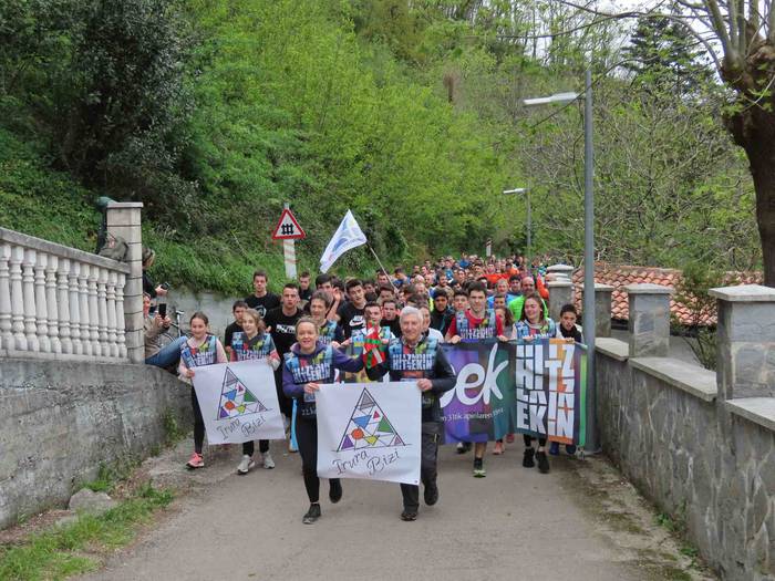 korrika, furgonetatik, Anoet 20 1649421135290